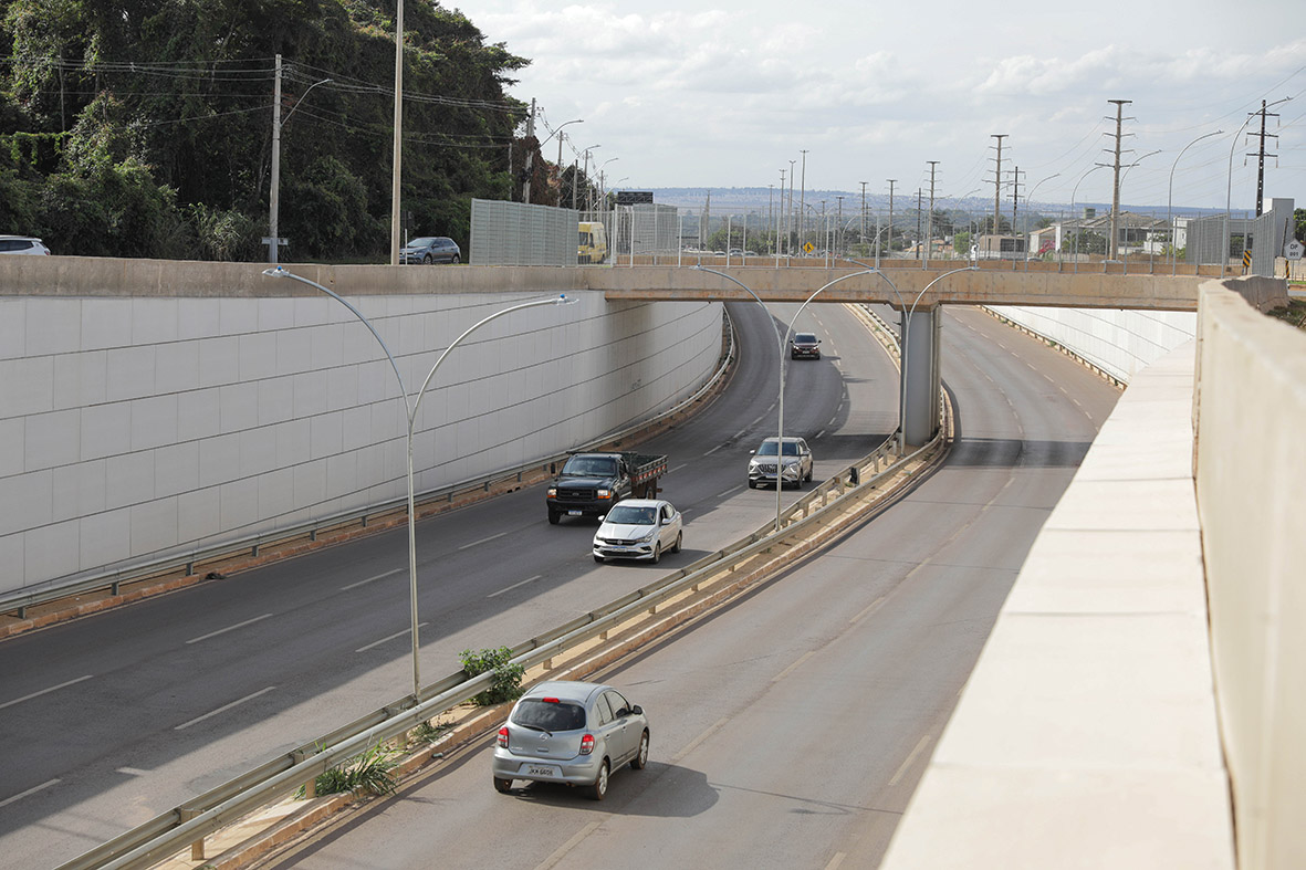 Viaduto do Jardim Botânico corta pela metade tempo de viagem em trecho da DF-001