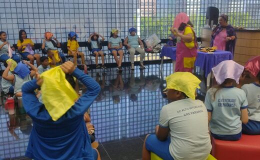 Crianças participam de contação de histórias na Biblioteca Nacional de Brasília