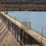 Barragem e volume de água do reservatório do Descoberto no Distrito Federal